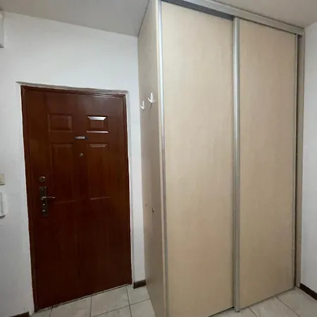 Cozy Close To The Center דירה
